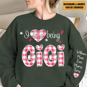 I love being Grandma Buffalo Plaid And Grandkids 2024 Sweatshirt